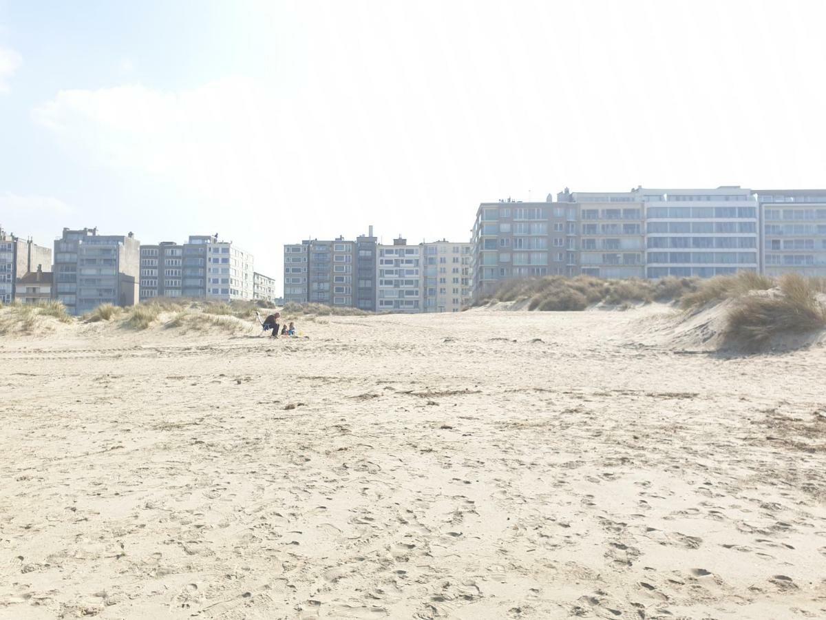 Oostduinkerke - Appartement Met Zeezicht En 2 Parkeerplaatsen Exterior photo